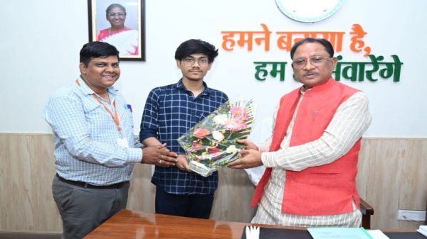 छत्तीसगढ़ के बाल वैज्ञानिक पियूष ने सीएम साय से की मुलाकात, साय ने जल्द ही प्रधानमंत्री से मिलाने का दिया भरोसा