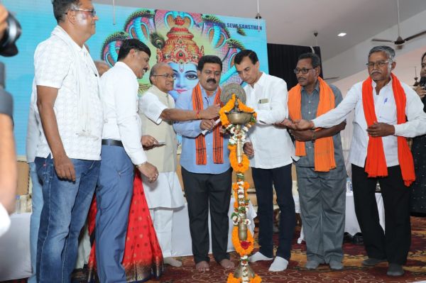 दिव्यांगों को शारीरिक और सामाजिक सशक्त बनाने का संस्थान के प्रयास अनुकरणीय : उपमुख्यमंत्री विजय शर्मा