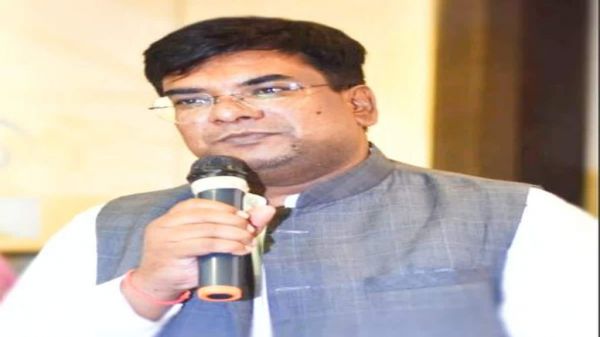 माफीनामे के बाद पार्टी में हुई वापसी : पूर्व विधायक विनय जायसवाल ने पीसीसी चीफ से मांगी माफी