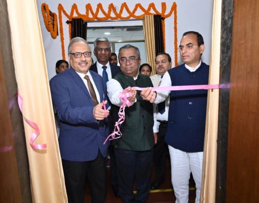 मुख्य न्यायाधीश रमेश सिन्हा द्वारा छत्तीसगढ़ उच्च न्यायालय बिलासपुर के विस्तार भवन में नवीन चिकित्सालय कक्ष एवं बच्चों के झूलाघर का उद्घाटन