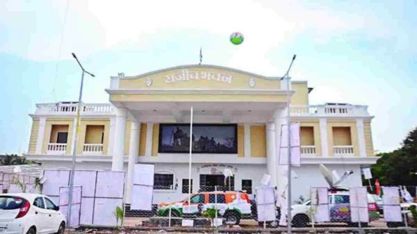 सचिन पायलट की बैठक में बड़ा फैसला : रूठों को मनाने घर-घर जाएंगे सीनियर नेता, महतारी वंदन की तर्ज पर नारी न्याय योजना का फॉर्म भराएगी कांग्रेस