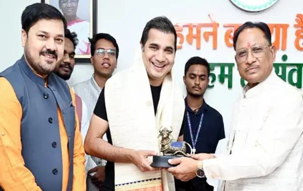 "भाभी जी घर पर हैं" फेम सक्सेना ने की सीएम से मुलाकात, फिल्म निर्माण पर हुई चर्चा&hellip;