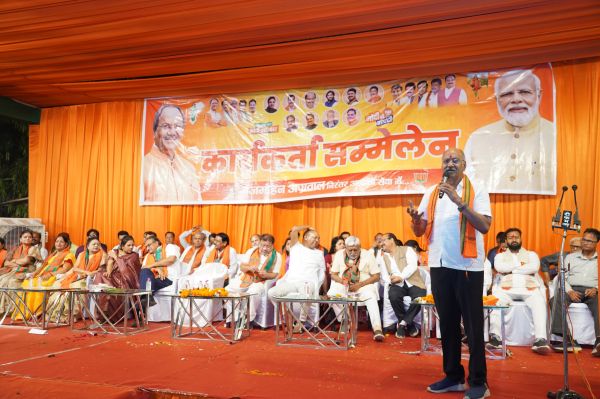 दक्षिण विधानसभा मेरा परिवार सालों से मिल रहे आपके अपरिमित स्नेह का आभारी हूं :- बृजमोहन अग्रवाल