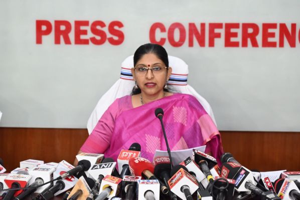 मतदाता फोटो पहचान पत्र के अतिरिक्त 12 वैकल्पिक फोटोयुक्त दस्तावेज दिखाकर भी मतदाता कर सकेंगे मतदान