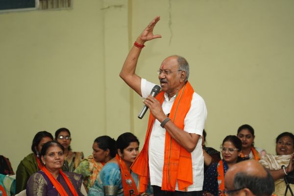 युवा मोर्चा और महिला मोर्चा को बृजमोहन अग्रवाल ने सिखाया बूथ मैनेजेंट