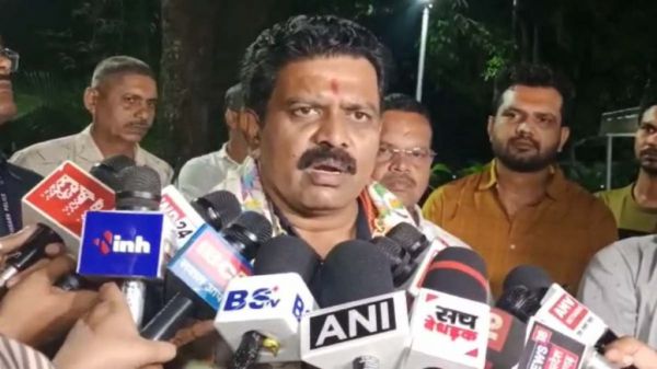 पूर्व CM बघेल के बयान पर डिप्टी सीएम शर्मा का पलटवार, कहा- क्यों अर्बन नक्सलियों का बढ़ाना चाहते हैं मनोबल