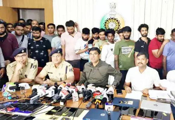 छत्तीसगढ़ पुलिस ने महाराष्ट्र से 26 सटोरियों को पकड़ा
