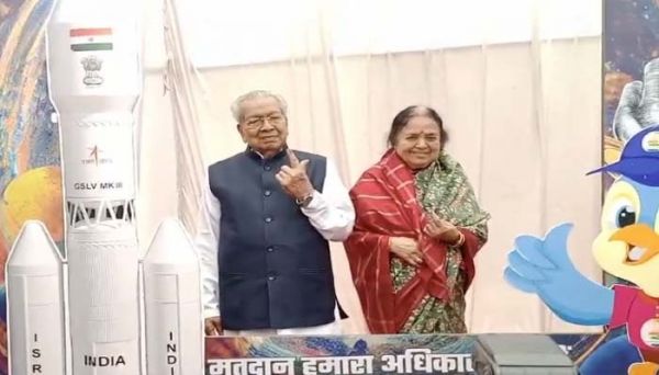 लोकसभा चुनाव 2024 : राज्यपाल हरिचंदन ने किया मतदान