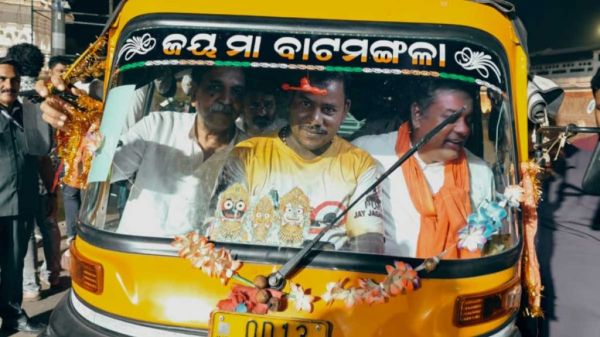 पीएम मोदी के रोड शो से पहले, पुरी की सड़कों पर भाजपा का अनूठा प्रचार, संबित पात्रा के साथ राजेश मूणत ने की ऑटो की सवारी, जनता को बताई मोदी की गारंटी&hellip;