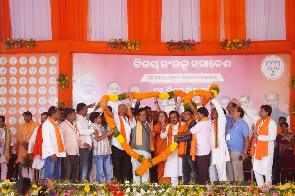 पटनायक और पांडियन की जोड़ी ने ओडिशा को लूटने का काम किया : बृजमोहन अग्रवाल