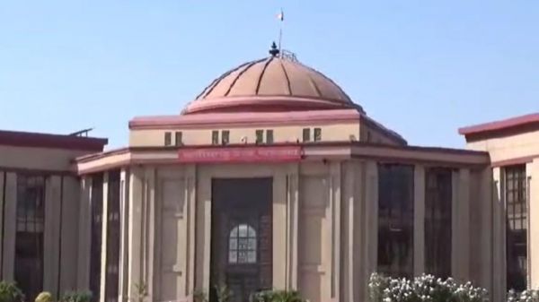 केटीयू के दैनिक वेतनभोगी कर्मचारियों की याचिका पर सुनवाई, कुलपति समेत अन्य को हाईकोर्ट ने जारी किया अवमानना नोटिस