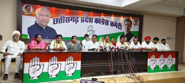 पीडिया में हुए मुठभेड़ पर सियासत : ग्रामीणों के हवाले से कांग्रेस का दावा- 