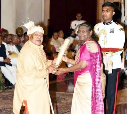 पद्मश्री वैद्यराज हेमचंद मांझी को नक्सलियों ने दी जान से मारने की धमकी