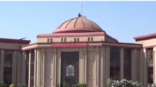 खराब सड़कों को लेकर हाईकोर्ट में जवाब नहीं दे पाई राज्य सरकार, मांगा समय, अब इस दिन होगी सुनवाई&hellip;