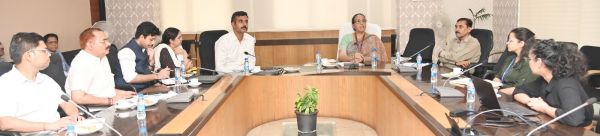 छत्तीसगढ़ विजन डॉक्यूमेंट : केन्द्रीय नीति आयोग की सलाहकार निधि छिब्बर ने ली प्रगति की जानकारी