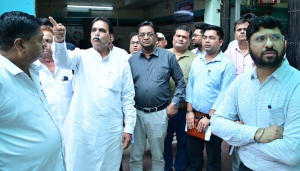 मूणत ने किया सामुदायिक स्वास्थ्य केंद्र का निरीक्षण, अफसरों को जारी किये आवश्यक निर्देश