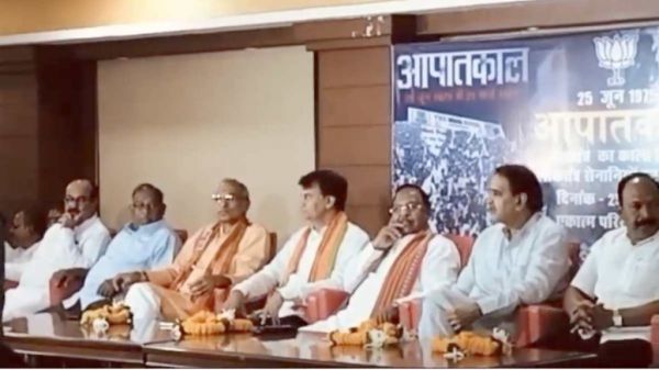 भाजपा ने किया मीसाबंदियों का सम्मान, मंत्री नेताम बोले &ndash; कांग्रेस ने देश में लाया था काला अध्याय, ऐसी पार्टी कभी सत्ता में नहीं आने वाली