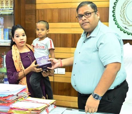 श्रवण यंत्र मिलने से दिव्यांग शिवम की खुशी हुई दुगनी