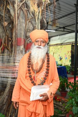 जनदर्शन में पहुंचे महंत स्वामी अनुसुइया दास जनदर्शन की व्यवस्था देखकर हुए गदगद