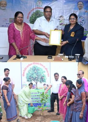 17 हजार से अधिक नवविवाहित, गर्भवती एवं शिशुवती माताओं ने 85 हजार से ज्यादा फलदार पौधे लगाकर बनाया वर्ल्ड रिकार्ड