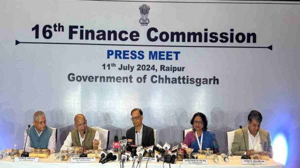 केंद्रीय वित्त आयोग के अध्यक्ष अरविंद पनगढ़िया ने छत्तीसगढ़ की तरक्की को सराहा