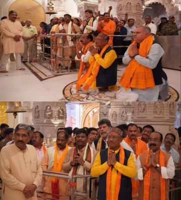 राम के शरण में साय सरकार : छत्तीसगढ़ के CM अपने मंत्रिमंडल के साथ पहुंचे अयोध्या, रामलला के किए दर्शन