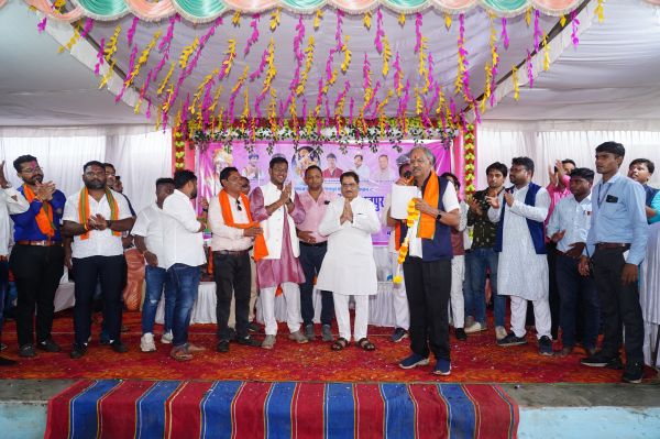 सांसद बृजमोहन अग्रवाल आलेखुंटा में छ.ग. कलार (सिन्हा) समाज युवा मंच अभनपुर मंडल के वार्षिक युवा सम्मेलन में शामिल हुए