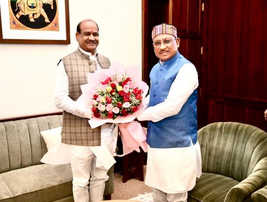 मुख्यमंत्री विष्णुदेव साय ने लोक सभा अध्यक्ष ओम बिड़ला से नई दिल्ली में महत्वपूर्ण मुलाक़ात