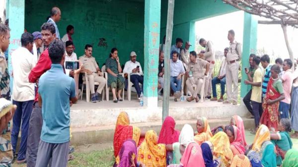 अचानकमार टाइगर रिजर्व में अतिक्रमण, समझाइश देने गांव पहुंचा वन अमला, ग्रामीणों ने कहा &ndash; वन अधिकार पट्टों की हो निष्पक्ष जांच