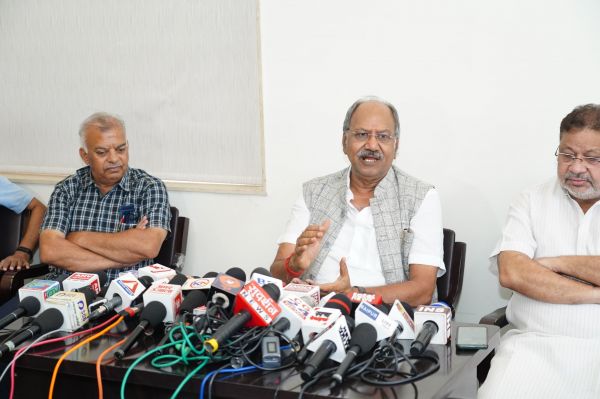 बृजमोहन अग्रवाल ने रखा अपनी उपलब्धियों का ब्यौरा, तेज होगी रायपुर के विकास की गति