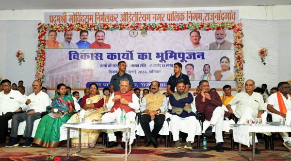 विधानसभा अध्यक्ष डॉ. रमन सिंह और उप मुख्यमंत्री अरुण साव ने 13.81 करोड़ रुपए के 96 विकास कार्यों का किया भूमिपूजन