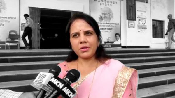 सड़क चौड़ीकरण मामले में नेता प्रतिपक्ष मीनल चौबे का आरोप, कहा- श्रेय लेने की होड़ में हैं महापौर एजाज ढेबर