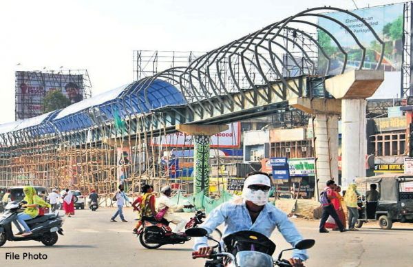 स्काई-वॉक का निर्माण होगा पूरा, शारदा चौक से तात्यापारा चौक सड़क चौड़ीकरण के लिए कलेक्टर की अध्यक्षता में समिति बनाकर मुआवजा और चौड़ीकरण के लिए जमीन की जरूरत का कराया जाएगा परीक्षण