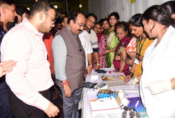 उप मुख्यमंत्री अरुण साव ने जनसमस्या निवारण शिविर का लिया जायजा, हितग्राहियों को बांटे नवीनीकृत राशन कार्ड