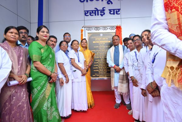 मुख्यमंत्री ने बस्तर जिला अस्पताल में अन्नपूर्णा रसोईघर का किया लोकार्पण