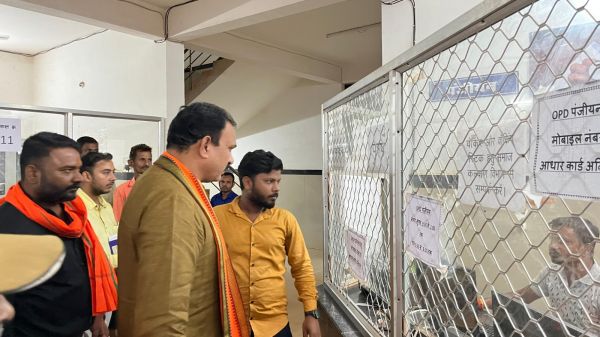 स्वास्थ्य मंत्री श्याम बिहारी जायसवाल ने किया सामुदायिक स्वास्थ्य केंद्र अभनपुर का निरीक्षण, मरीजों से मिलकर जाना उनका हाल, सुविधाओं का लिया जायजा