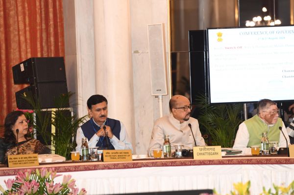 राज्यपालों के सम्मेलन में राज्यपाल रमेन डेका ने छत्तीसगढ़ के जनजातीय क्षेत्रों के विकास पर दिया प्रेजेंटेशन