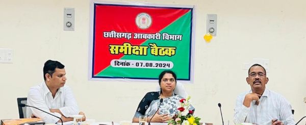 बेवरेज कार्पोरेशन को विदेशी मदिरा के लिए 70 कंपनियों ने दिया रेट ऑफर,विदेशी मदिरा स्प्रिट के 303 ब्राण्ड एवं बीयर के 69 ब्राण्ड शामिल, आबकारी विभाग की समीक्षा बैठक में दी गई जानकारी