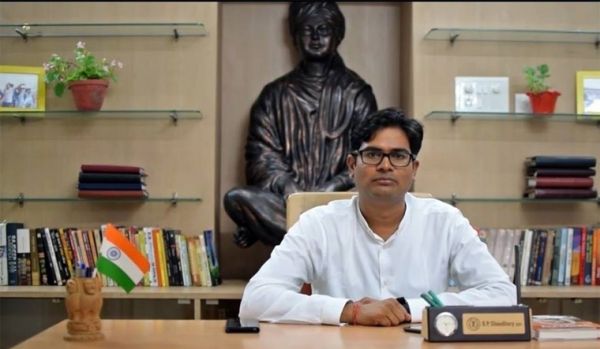 मंत्री ओपी चौधरी के निर्देश पर 188 परिवारों की शिकायतें हुई दूर, वर्षों से लंबित 3 करोड़ से ज्यादा की राशि हितग्राहियों को लौटायी गयी