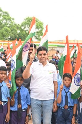 स्वतंत्रता दौड़ में शामिल हुए खेल एवं युवा कल्याण मंत्री टंक राम वर्मा