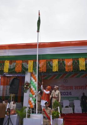 स्वास्थ्य मंत्री श्याम बिहारी जायसवाल ने बलौदाबाजार में फहराया तिरंगा