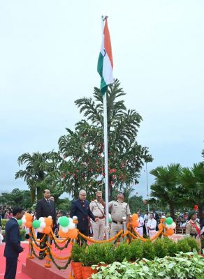 छत्तीसगढ़ उच्च न्यायालय में मुख्य न्यायाधीश ने किया ध्वजारोहण