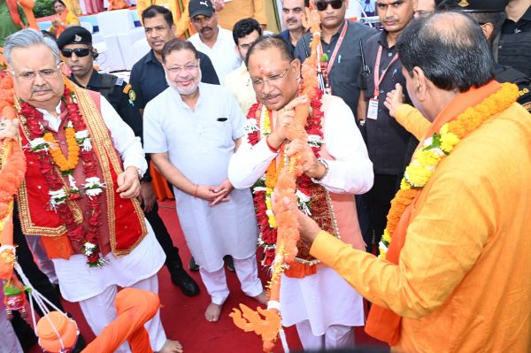 मुख्यमंत्री विष्णुदेव साय विशाल कांवड़ यात्रा कार्यक्रम में हुए शामिल, प्रदेश वासियों की सुख समृद्धि की कामना की