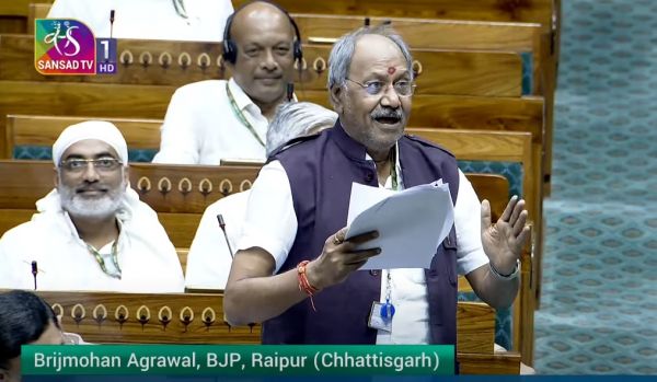 एम्स रायपुर की स्वास्थ्य सेवाओं पर सांसद बृजमोहन अग्रवाल ने जताई नाराजगी, मरीजों के हित में सुधार की मांग