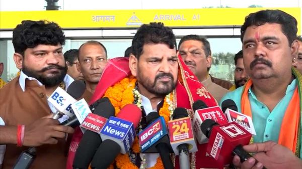 महिला खिलाड़ियों के लिए महिला कोच की आवश्यकता को बृजभूषण सिंह ने नकारा, कुश्ती महासंघ के पूर्व अध्यक्ष ने कहा- पुरुष ही हैं बेस्ट कोच, देखिए वीडियो&hellip;