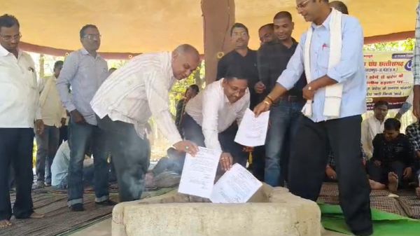 सचिवों ने काम पर लौटने के अल्टीमेटम दिखाया ठेंगा, जलाई आदेश की कॉपी&hellip;