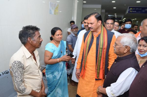 स्वास्थ्य मंत्री श्याम बिहारी जायसवाल ने जिला अस्पताल दुर्ग का निरीक्षण कर स्वास्थ्य सुविधाओं का किया मूल्यांकन