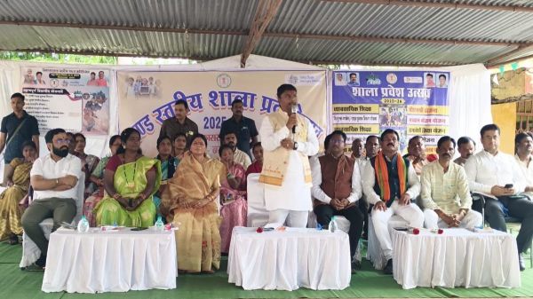 शाला प्रवेश उत्सव : मंत्री केदार कश्यप ने छात्रों का किया स्वागत, बोले- शिक्षा ही समाज और व्यक्ति के विकास की असली ताकत