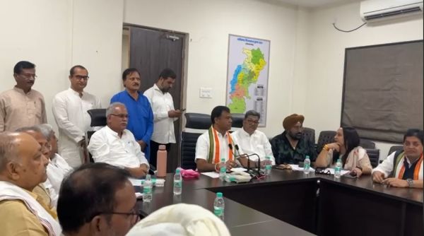 खड़गे के दौरे को लेकर कांग्रेस मुख्यालय में तैयारियों की समीक्षा के लिए बैठक हुई आयोजित