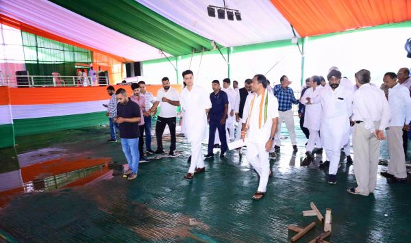 सचिन पायलट ने रायपुर साइंस कॉलेज मैदान में खरगे की सभा की तैयारी का लिया जायजा